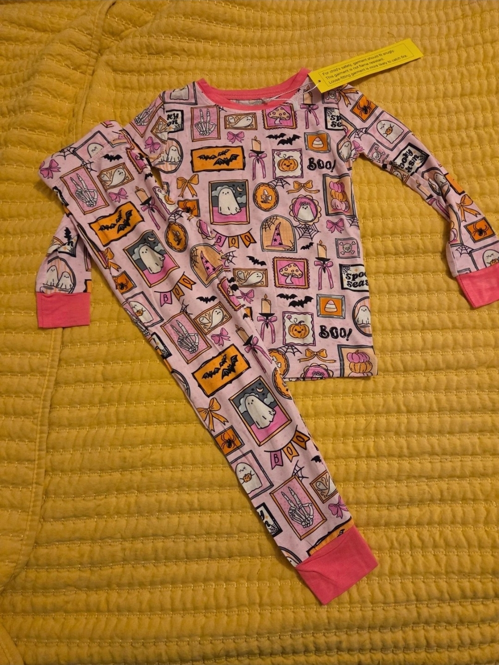 Girls' Pink Halloween Print Pajama Set with Contrast Cuffs